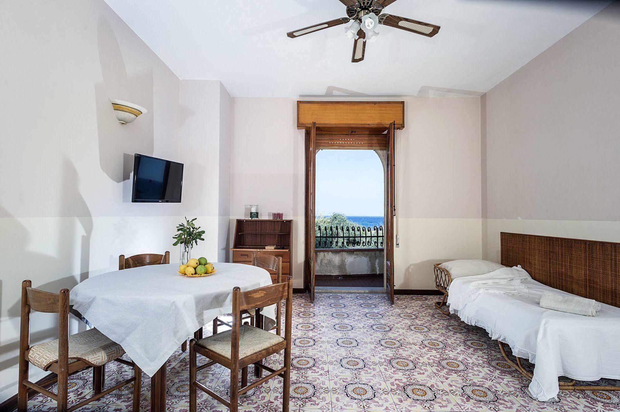 Residence Villa Liliana Giardini-Naxos Zewnętrze zdjęcie